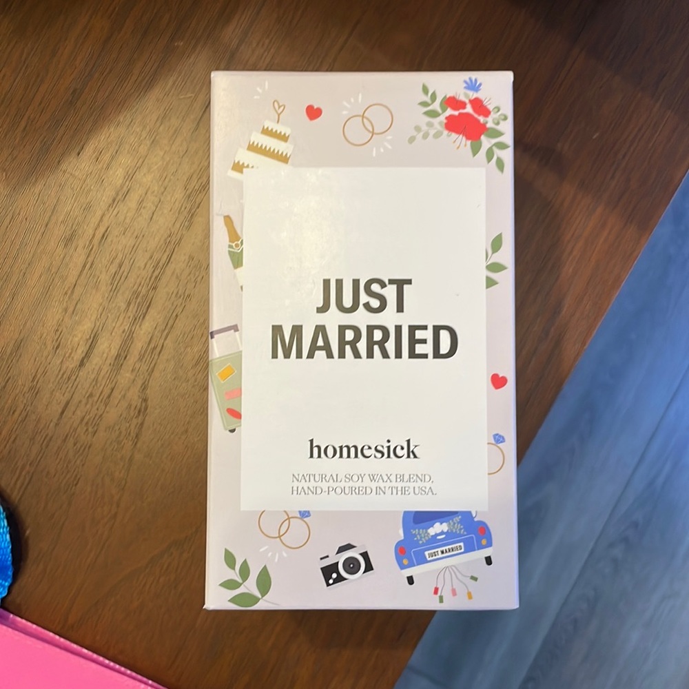 Homesick Candle: Just Married